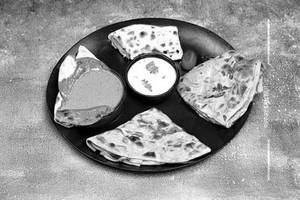 Paneer Paratha In Tandoori