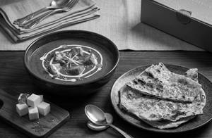 SHAHI PANEER WITH BUTTER NAAN