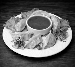 Steam Chicken Momos [ 6 Pieces ]