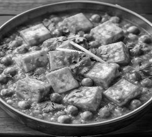 Matar Paneer