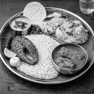 Fish Curry Meals With Fish Fry