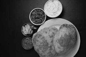 Chole Bhature  (2 Pcs)