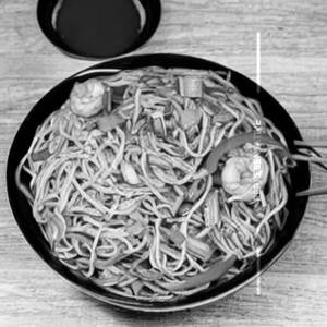 Hakka noodles prawns