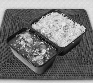 Fried Rice With Manchurian Gravy [4 Pieces]