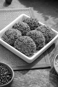 Vada Kolattalu / Masala Vada