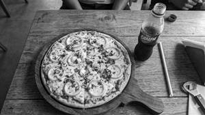 Onion Pizza And Campa Cola 200 Ml