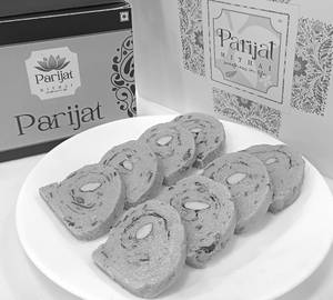 Royal Dryfruit Rose Cake