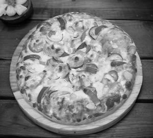 Makhani Paneer Pizza [Regular]