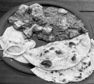 Paneer Masala With 2 Roti With Rice