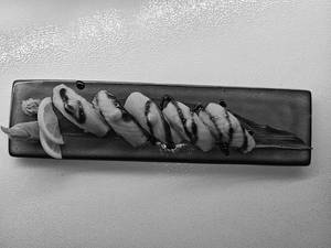 Salmon Spicy Nigiri 5 Pcs