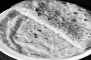 Paneer Paratha (1 Pc)