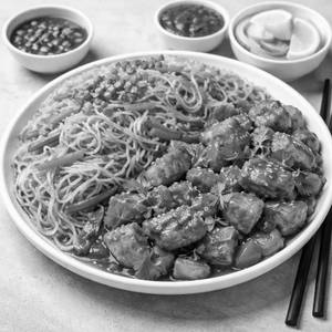 Veg Chowmein with Chicken Chilli Combo
