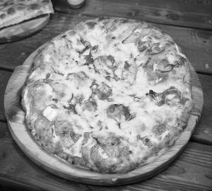 Makhani Paneer Pizza [Medium]