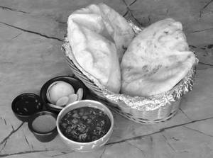 Chole Bhature [2 Bhature]