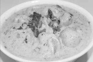 Punjabi Kadhi Pakode Gravy