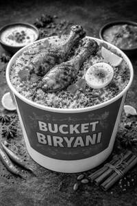 Bucket biryani [5 members]