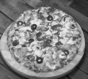 Schezwan Veg Pizza [Regular]