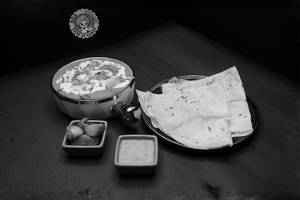 Veg Butter Chaap + 2 Butter Kulcha