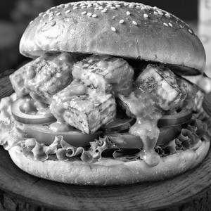Grilled Paneer Makhani Burger