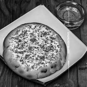 Qduba Special Garlic Bread