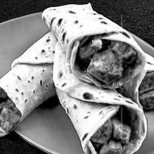 Salsa paneer kathi roll