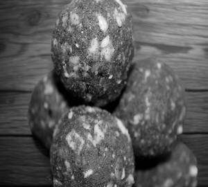 Homemade Ragi Laddu With Roasted Dry Fruits 2 Pieces
