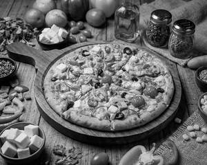 Veg Crowded Pizza