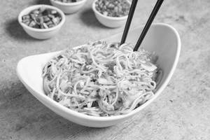 Hakka Noodles (Veg)[Serves 1-2]