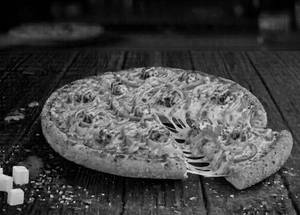 Tandoori paneer pizza
