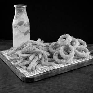 Peri Peri Fries, Onion Rings & Mocktail Combo