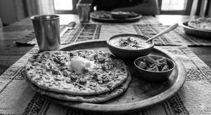 Gobhi Paratha (2pcs)