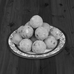 Besan Laddu