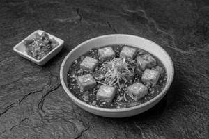 Hakka Cottage Cheese Chilli (gravy) - 8 Pcs