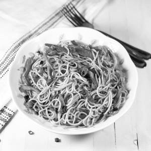Veg Hakka Noodles 500ml