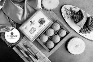 Low Sugar Gond Dry Fruits Ladoos