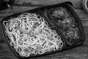 Chowmein With Manchurian Gravy