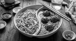 Veg Chowmein + Veg ManchurianGravy (3pcs) Combo
