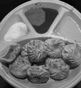 Veg Butter Steamed Momos [8 Pieces]