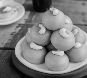 Besan Laddu 250 Grm