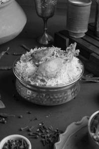 Lucknowi Murgh Biryani (2 Pcs)