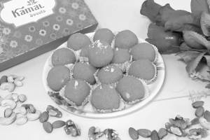 Kanpuri Ladoo