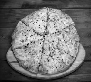 Tandoori Cheese Pizza