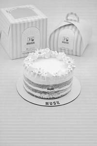 Fresh Pineapple Cake Half Kg
