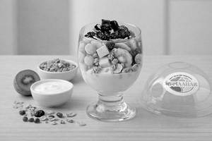 Frozen Fruits With Greek Yogurt, Granola
