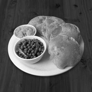 Halwa Poori and Chole