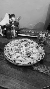 Brocolli And Mushrooms Pizza