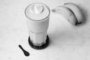 Mango banana lassi