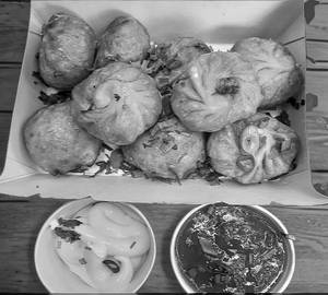 Soya deluxe fried momos [8 pieces ]
