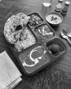 DELUXE VEG THALI (kaka's Special)