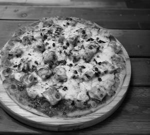 Tandoori paneer pizza